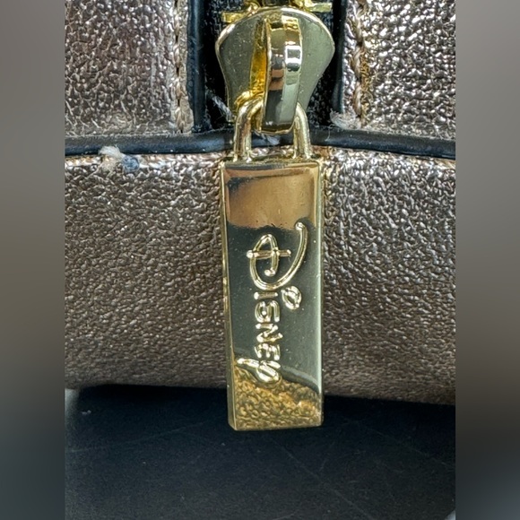 Danielle Nicole Disney Beauty and the Beast Belle Pink Crossbody Bag - Picture 6 of 13